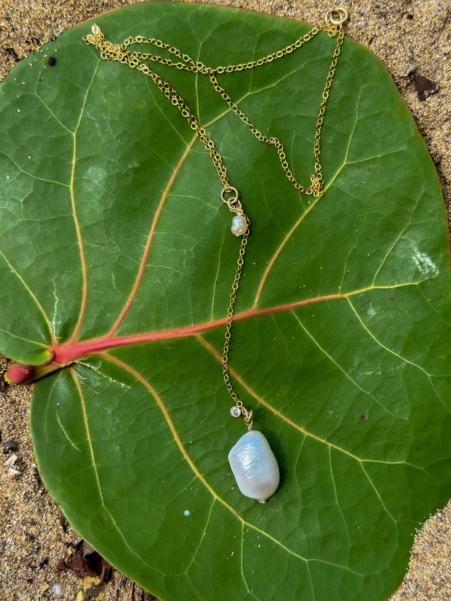 Domes perla Lariat