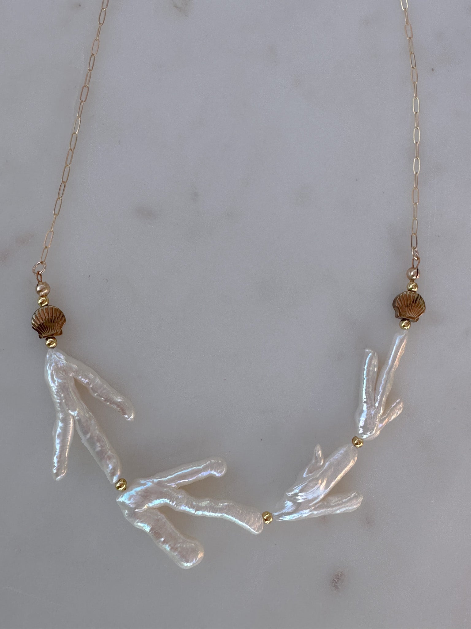 Flora pearl necklace