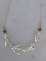 Flora pearl necklace